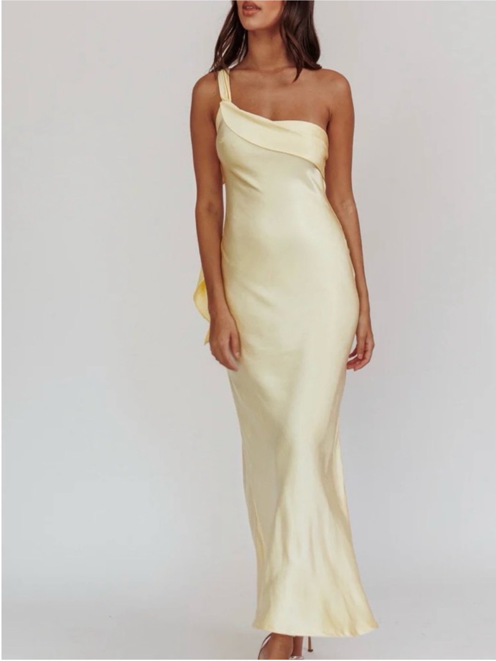 Selfie Leslie One-Shoulder Satin Gown in Butter Yellow